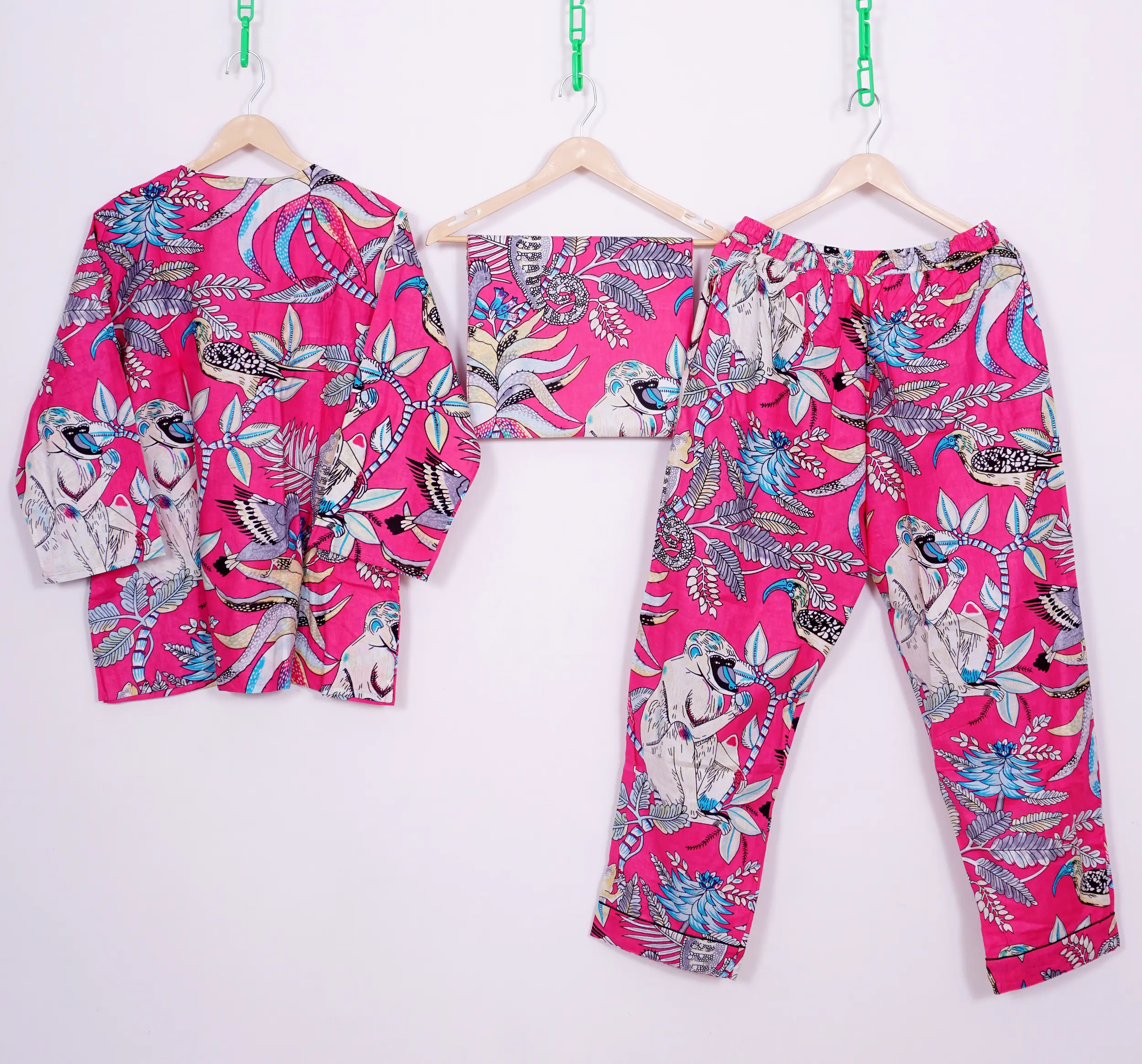 Breathable cotton V-neck night suit set for women nightwear